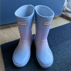 Hunter Girls “Like New” Glittery Blue and White Rain Boots
